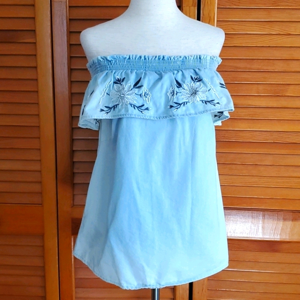 Love Tree Off The Shoulder Blouse Size S